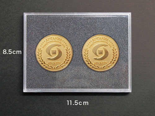 オリジナルコイン作成・オリジナルメダル作成・コイン2個収納用 プラケース③（足付き）